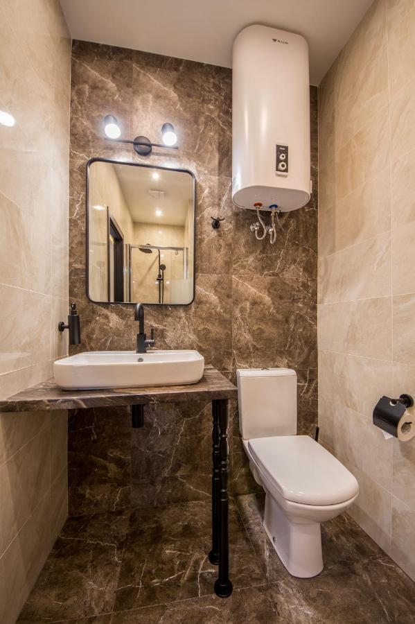 Apartments On Ploshcha Ukrainskykh Heroiv Kiew Exterior foto